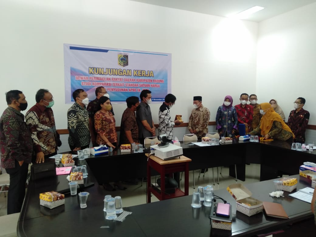 Kunjungan Kerja DPRD Kabupaten Badung Studi Komparasi Terkait Standar Satuan Harga untuk Penyusunan APBD TA. 2022. (02 November 2021)